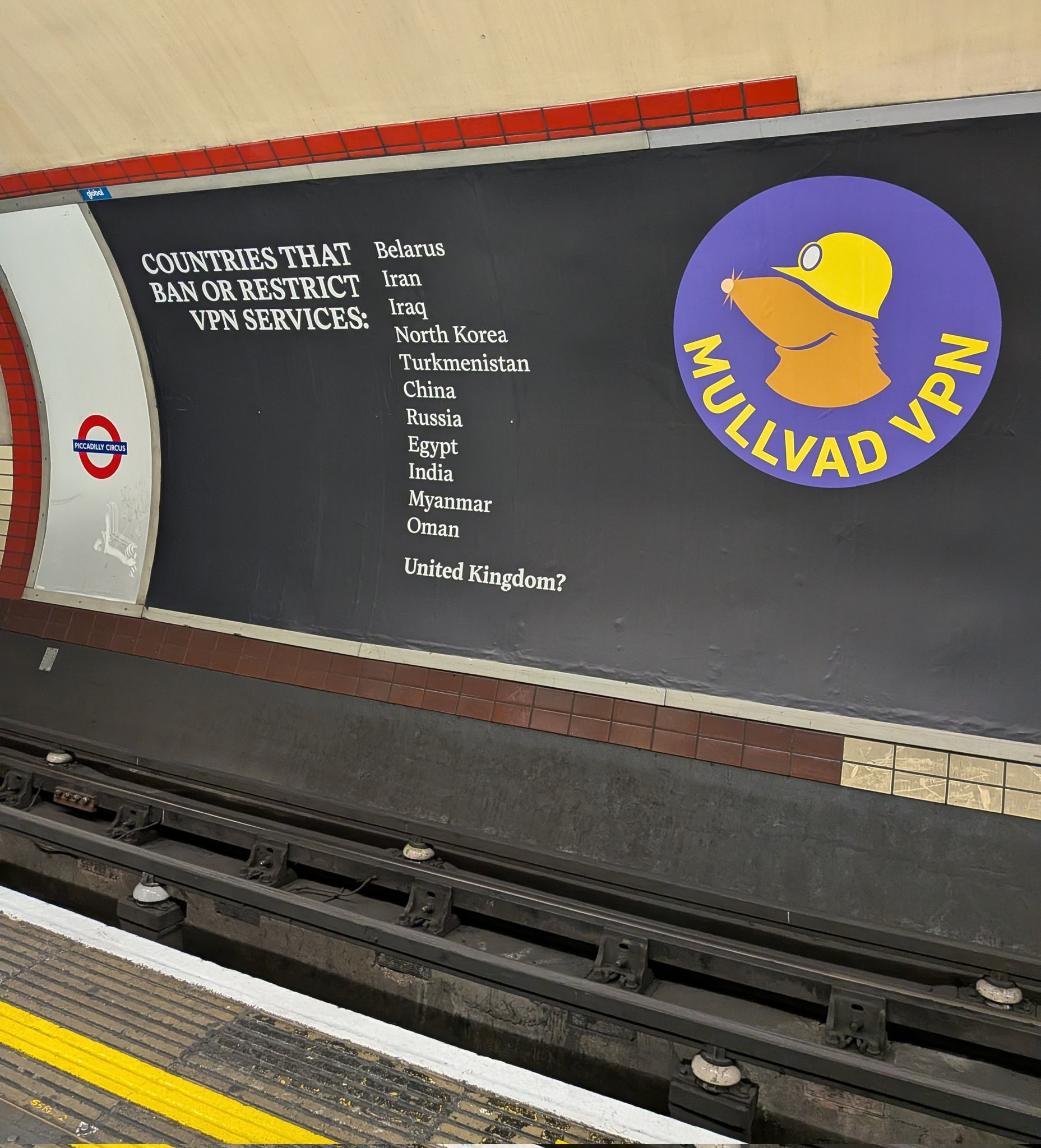 A Mullvad ad on the London Underground